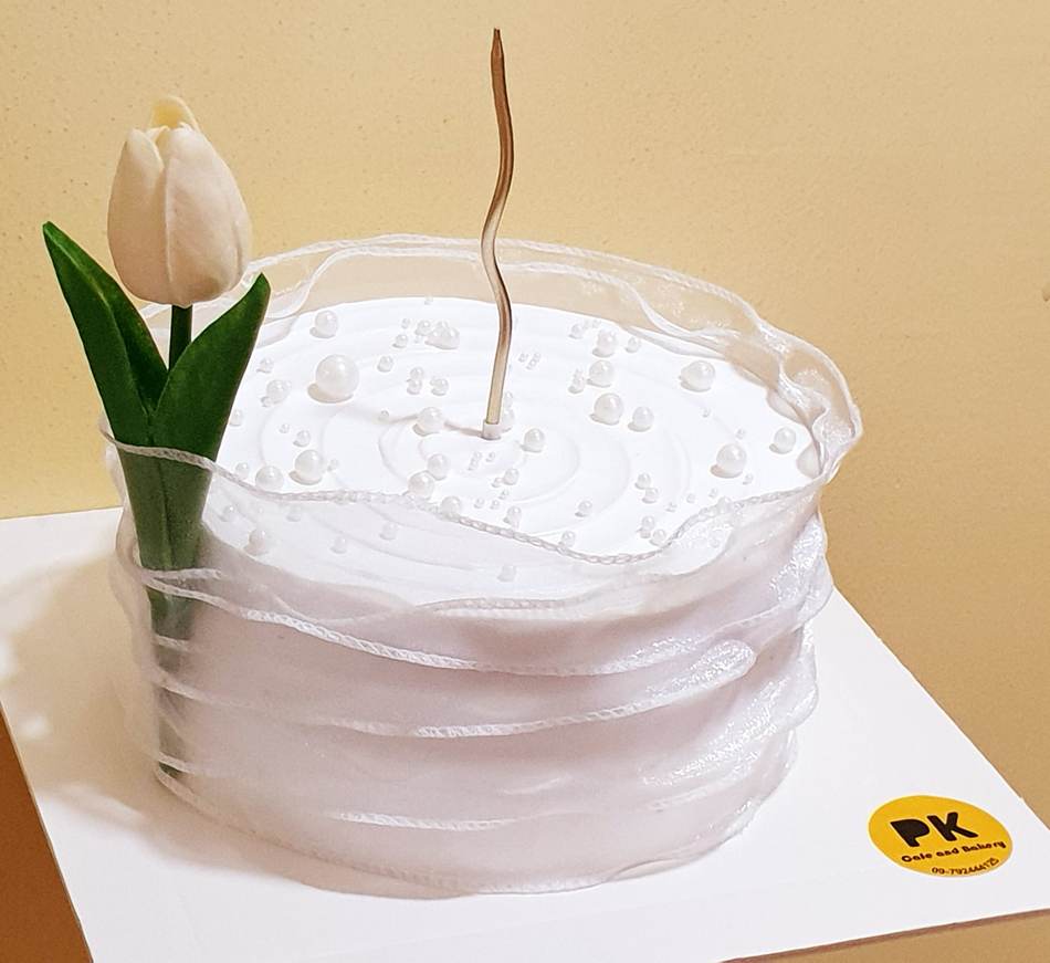 Classical cake design - Floral & Rosette
