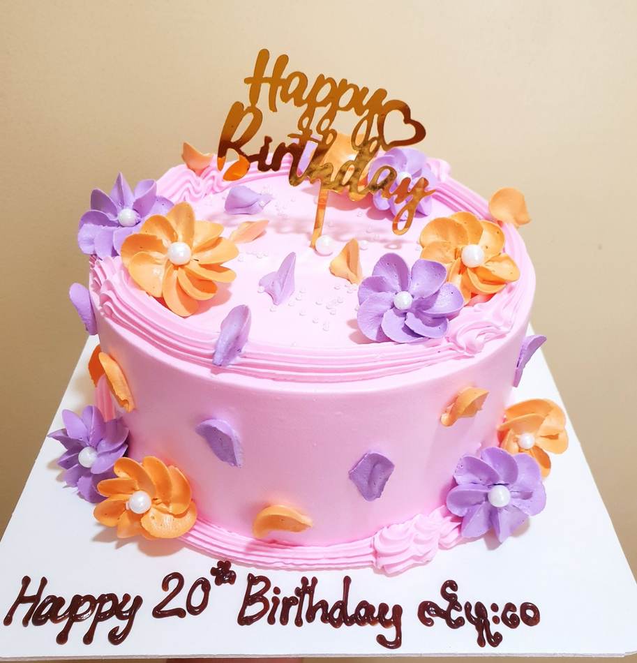 Classical cake design - Floral & Rosette