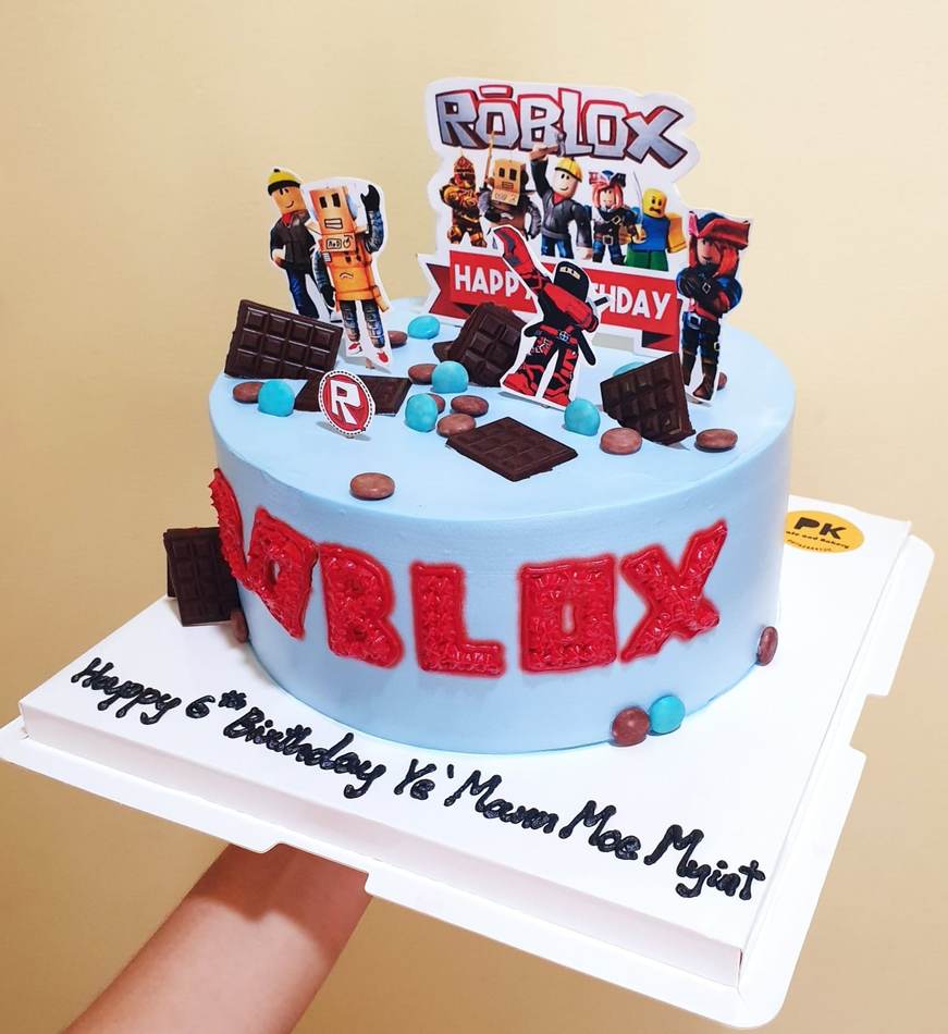 Kids photo-print cake