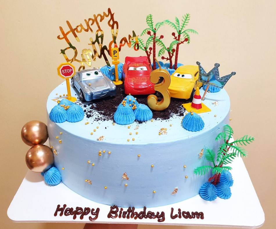 Kids cake design - Toy Figure & Army Theme